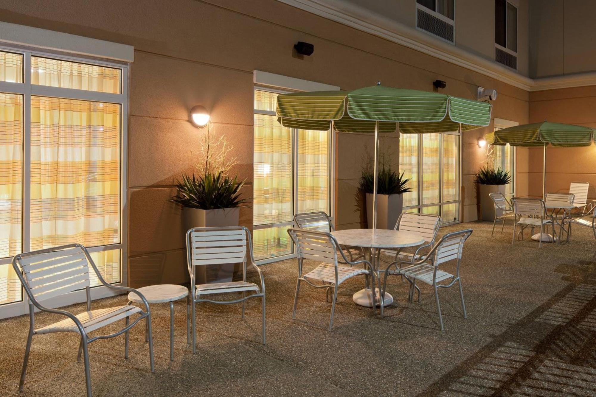 Fairfield Inn & Suites Lewisburg Restaurant foto